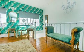 Mermaid Townhouse- By Brighton Holiday Lets